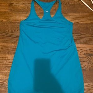 Woman’s lululemon sports top